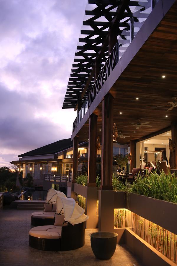 The Oriental Luxury Suites Alfonso Extérieur photo